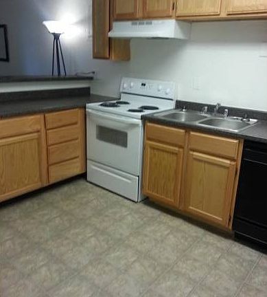 5th image of 900 Linden Ln APT 3