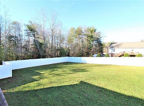 4th image of 107 Elk Creek Dr