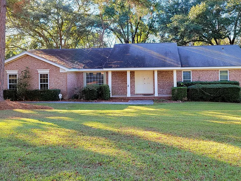 3714 Wicklow Cir — Photo 1