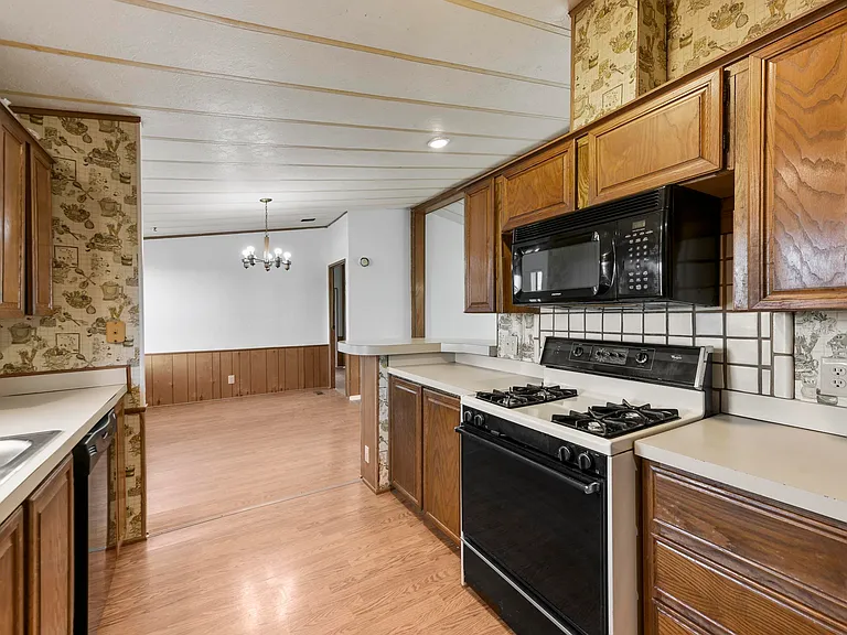 4922 County Road 803 — Photo 8