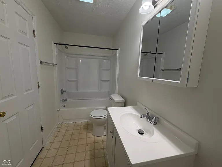 4930 Elliott Ave — Photo 14