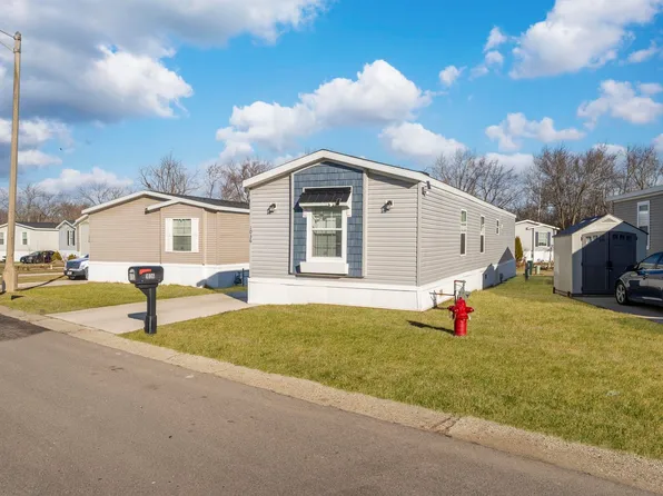 1036 Lunga Dr, Round Lake, IL 60073