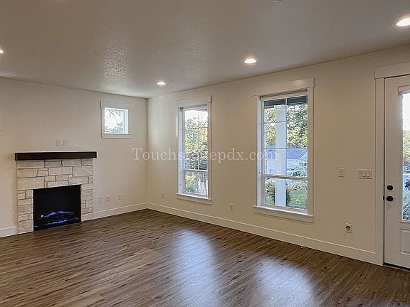 5th image of 15218 SE Lee Ave #0
