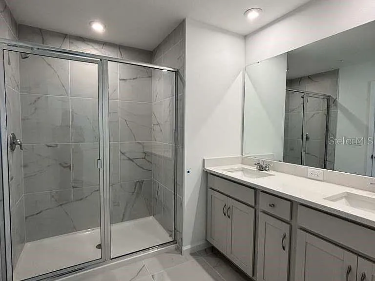 9872 Walkway Dr — Photo 4