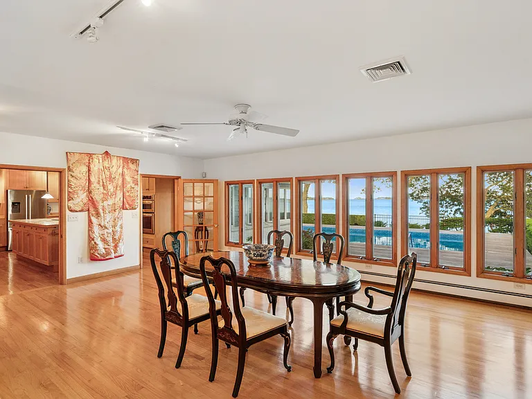 43 Mashomuck Dr — Photo 15