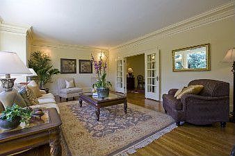 :: 747 14th Avenue