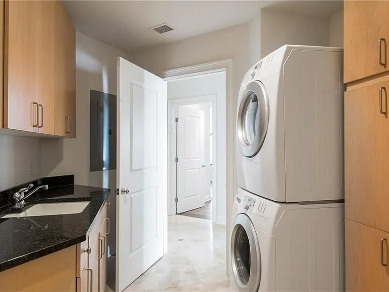 2828 Peachtree Rd NE #1903 — Photo 23