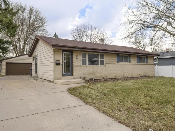 2113 Garven COURT, Waukesha, WI 53188