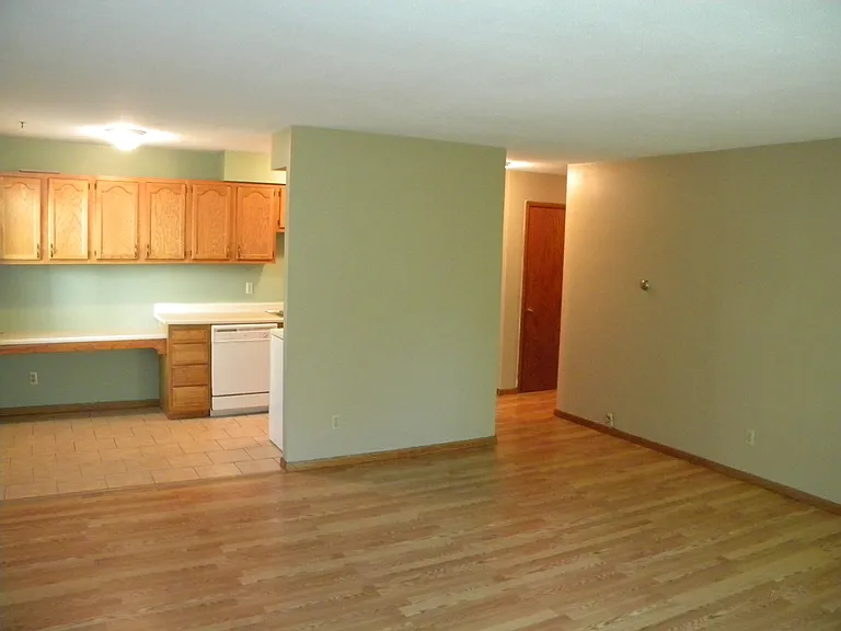614 10th Ave SE #204 — Photo 8