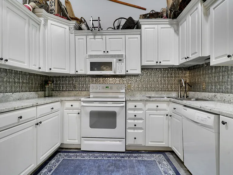 6520 Chasewood Dr #H — Photo 2