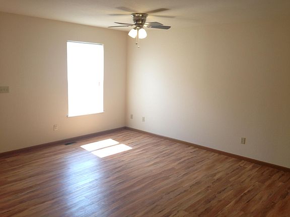 2nd image of 414 Cassie Lynne Ct