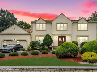 30 Scott Dr, Morganville, NJ 07751