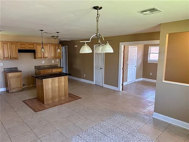 7505 Shorewood Blvd — Photo 4