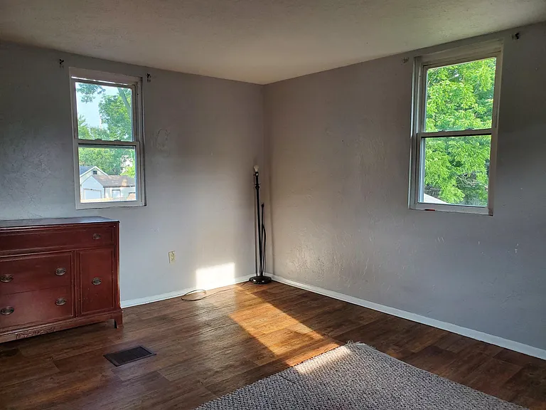 4107 Gifford Ave — Photo 8