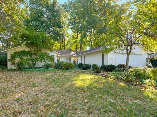 5851 Mills Creek Ln, North Ridgeville, OH 44039
