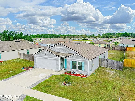 4th image of 212 Blue Creek Way