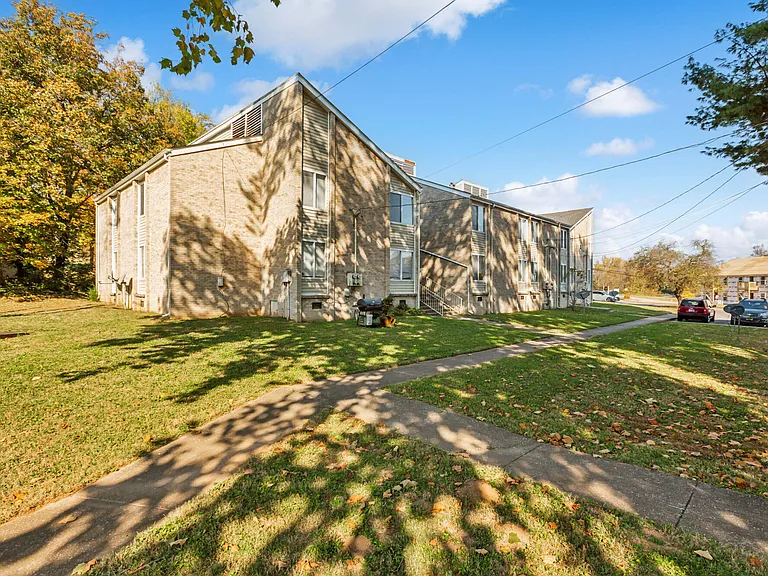 Northfield Manor Apartments — Photo 24