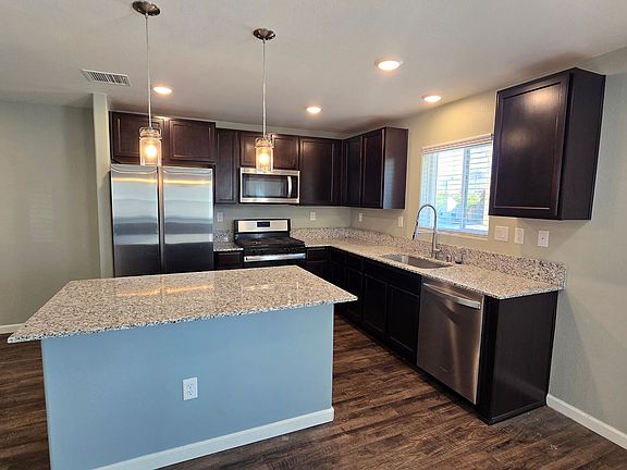 4th image of 657 McGill Dr
