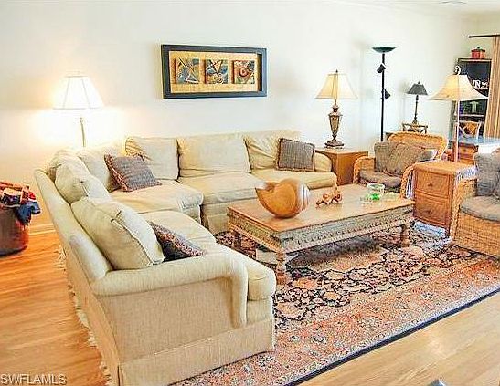 3rd image of 1601 Gulf Shore Blvd N APT 22