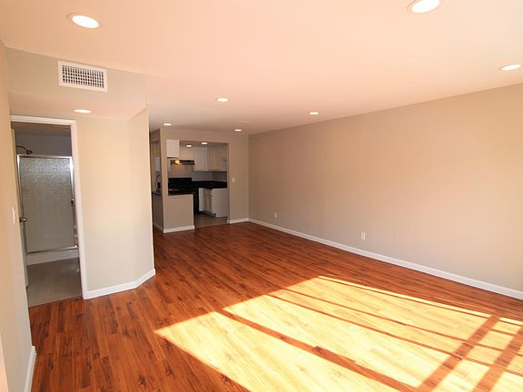 4th image of 3016 Honolulu Ave APT 5