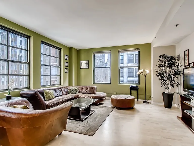 5 N Wabash Ave #1401 — Photo 4