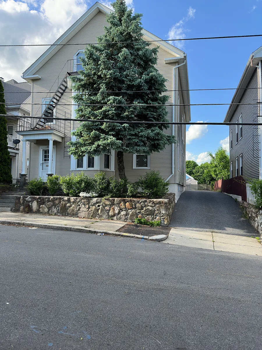Building Photo - 37 Olo St #2