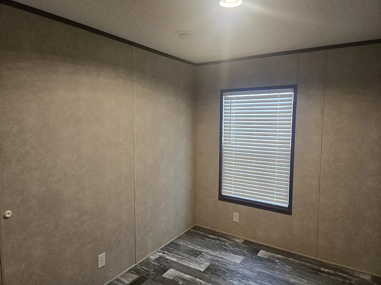 225 Tamara Ln — Photo 10