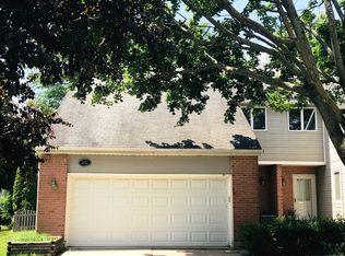 1010 Bent Tree Ct, Elgin, IL 60120