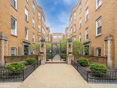 534 W Belmont Ave APT 2S, Chicago, IL, 60657