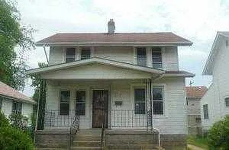 324 Clarendon Ave photo 1
