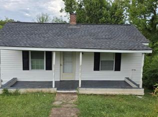 10 Calhoun St, Newnan, GA 30263