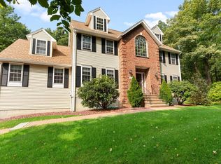 6 Hitching Post Ln, Methuen, MA 01844