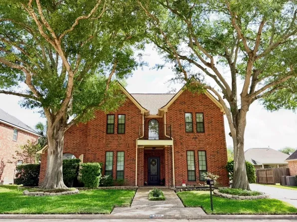 608 Westview Terrace Dr, Sealy, TX 77474