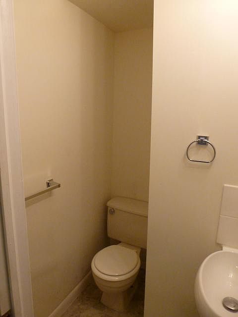 1/2 bath