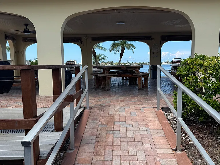 4550 Cove Cir #507 — Photo 9