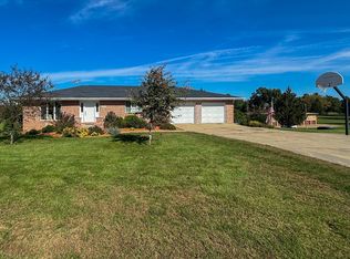 1610 Swagosa Dr, Maquoketa, IA 52060