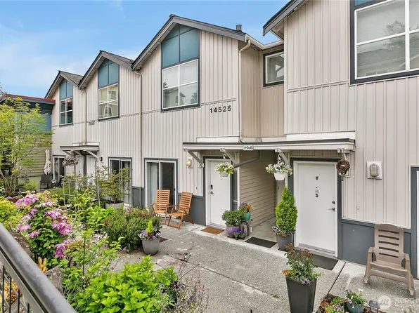 14525 1st Lane NE #C, Duvall, WA 98019