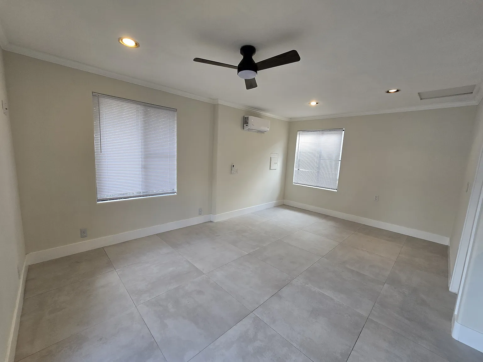 Studio, 350 sqft, $1,500 — Photo 2