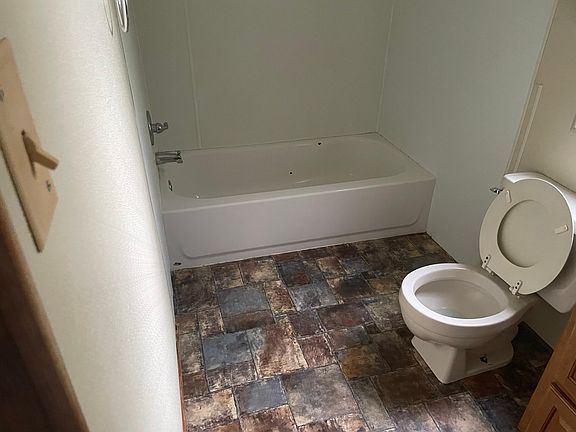 2nd image of 805 Dupont Dr