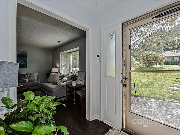 2nd image of 8318 Summerglen Cir