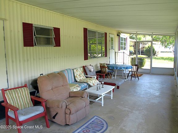 2nd image of 130 Palm Dr
