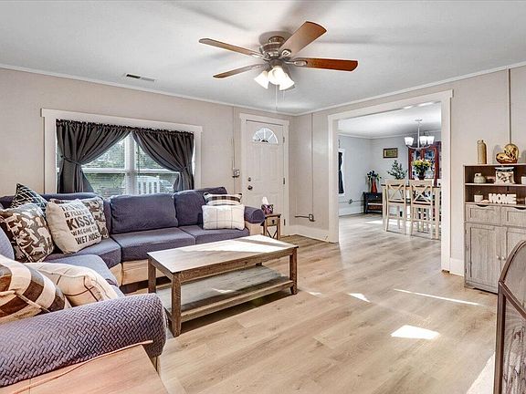 4th image of 213 Lee Dr