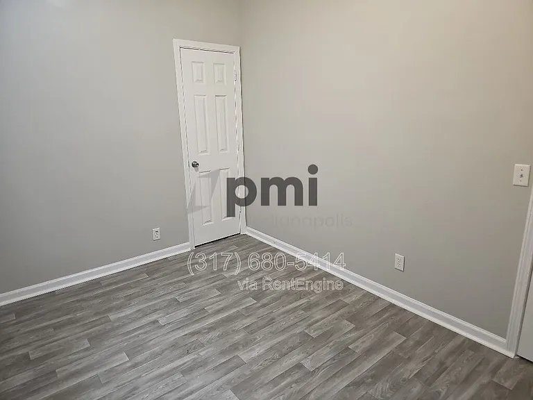 114 Adler St — Photo 18