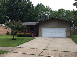 2451 S Meadowbrook Ave, Springfield, MO 65807