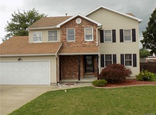 1570 Benjamin Dr, Niagara Falls, NY 14304