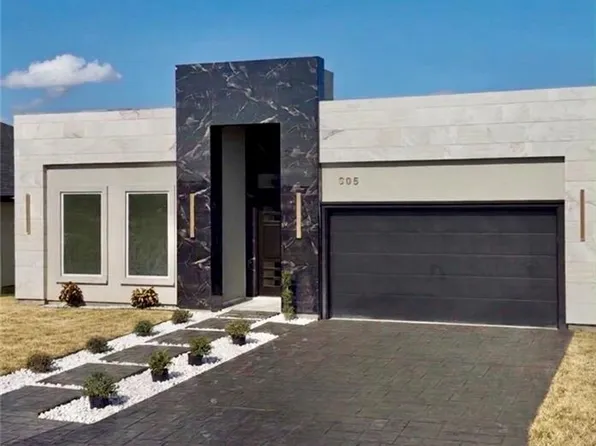 305 N 32nd St, Hidalgo, TX 78557