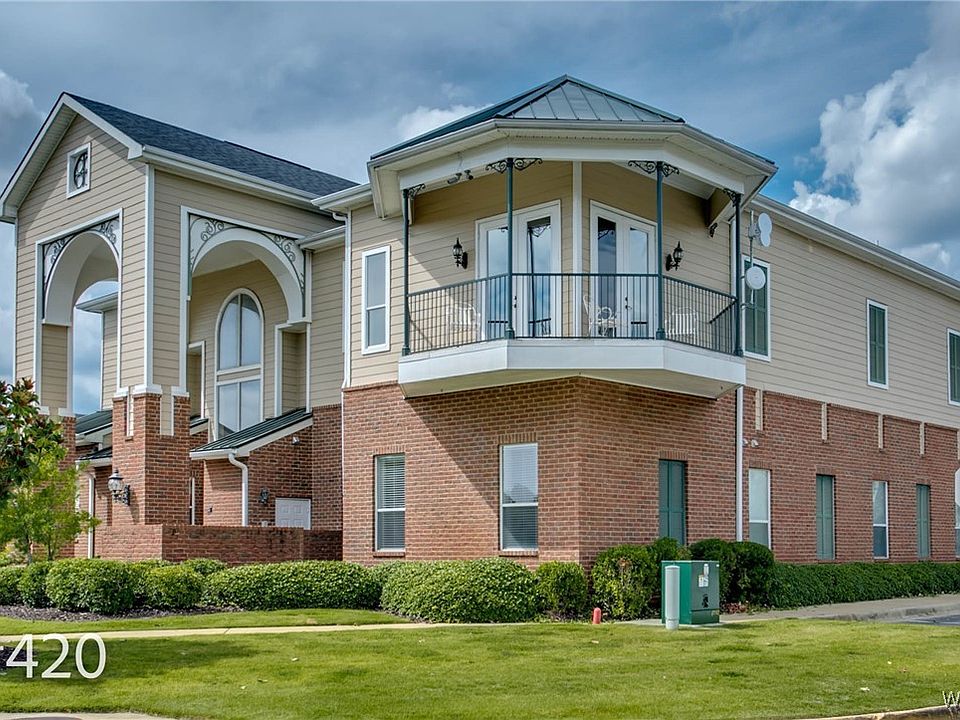 1st image of 120 15th St E APT 420