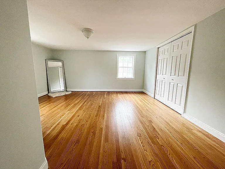 517 Greenlawn Dr — Photo 10