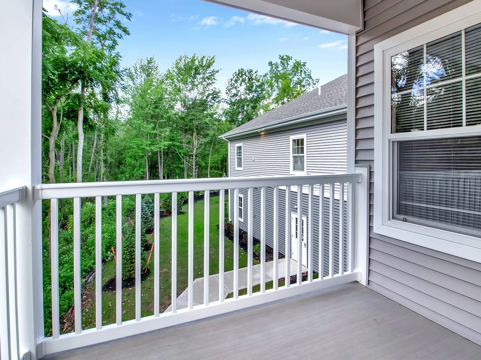Creekview Luxury Apartments — Photo 2