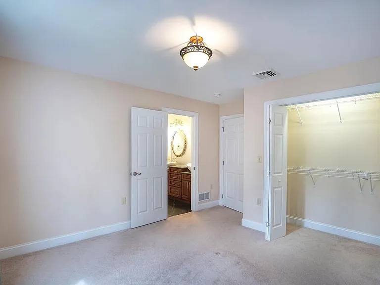 120 Meadowview Dr — Photo 43